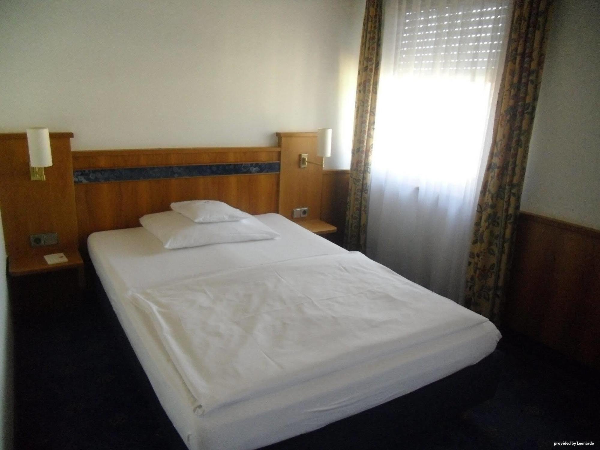 Hotel Stuttgart 21 Room photo